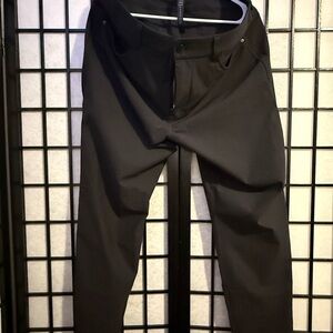 BNWOT Lululemon Athletica Men's Charcoal Dress Pants 29.5” - Size 35